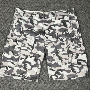 Levi’s Cargo Shorts Men’s Size 42 Camo Camouflage White Tab